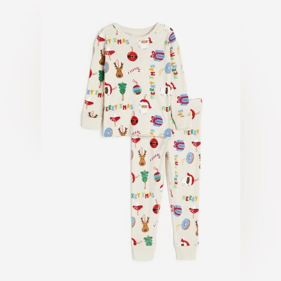 H&M New Boy’s Christmas Holiday Beige All over print Pajamas  8 years - Picture 1 of 3